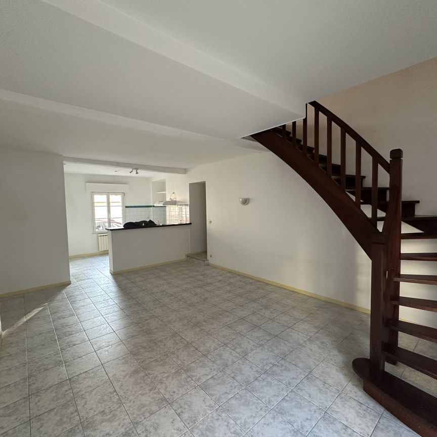 Location Appartement 3 pièces 83m² ANGOULEME 16000 - Photo 1