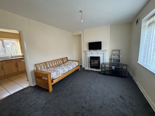 2 Bed Terraced House, Lindbridge Road, NG8 - Photo 1