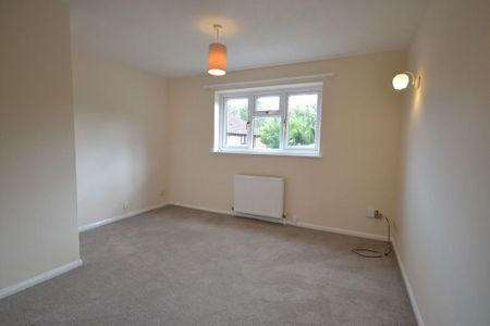 2 bedroom semi-detached bungalow to rent - Photo 4