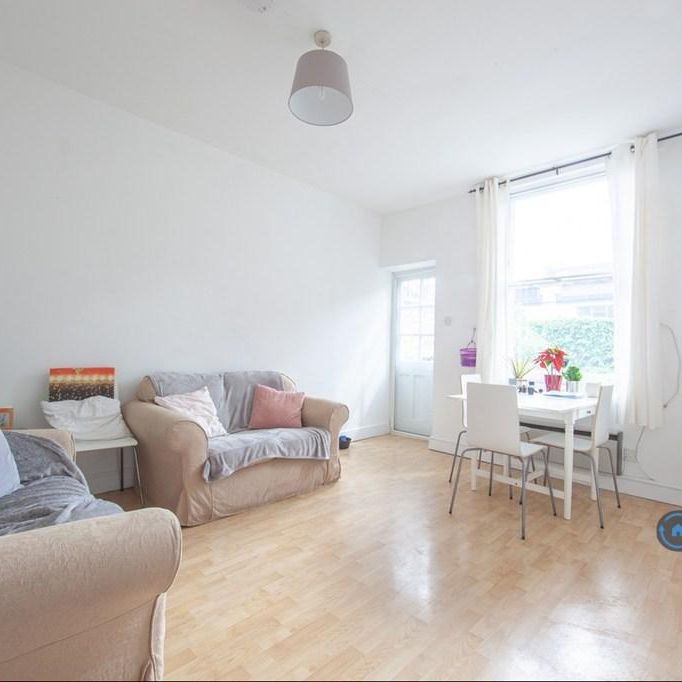 3 bedroom flat to rent - Photo 1