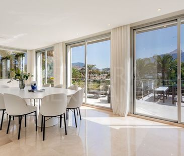 Luxury villa for sale in Las Brisas, Nueva Andalucia, Marbella - Photo 5