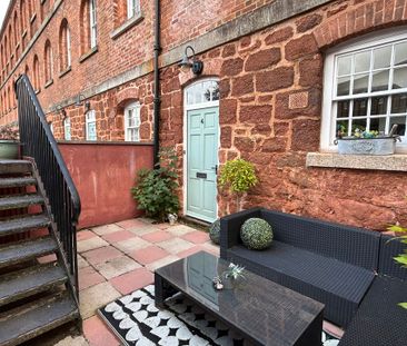 3 bedroom Three Bedroom Town House to rent - Photo 3