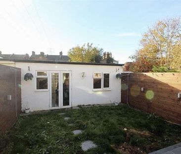 Bedford Crescent, Enfield, EN3 - Photo 4