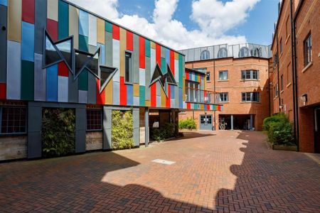 5 bedroom flat to rent - Photo 3