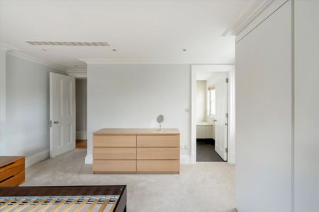 A 2 bedroom apartment finished to a high standard, SW3. - Photo 5