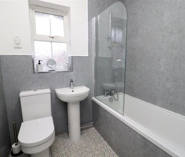 2 bedroom end of terrace house to rent - Photo 5