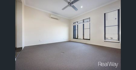 Spacious & Homely Property in Desirable Springfield Lakes, convenience is the key!! With RealWay Edge! - Photo 2