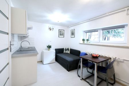 Umeblowana kawalerka w kameralnym budynku-Zacisze 17.5 m² - Фото 4