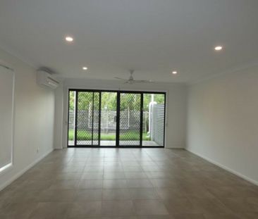 3 BEDROOM LOW MAINTENANCE TOWNHOUSE! - Photo 1