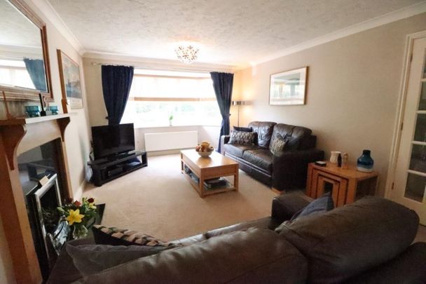4 BED House To rent - Photo 1