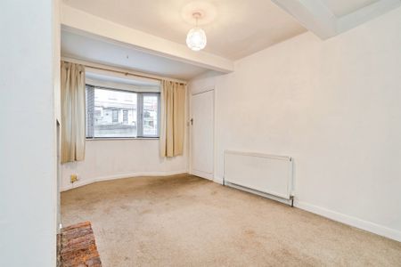 Burley Wood Crescent, Leeds - Photo 3