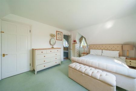 4 bedroom detached house to rent - Photo 4