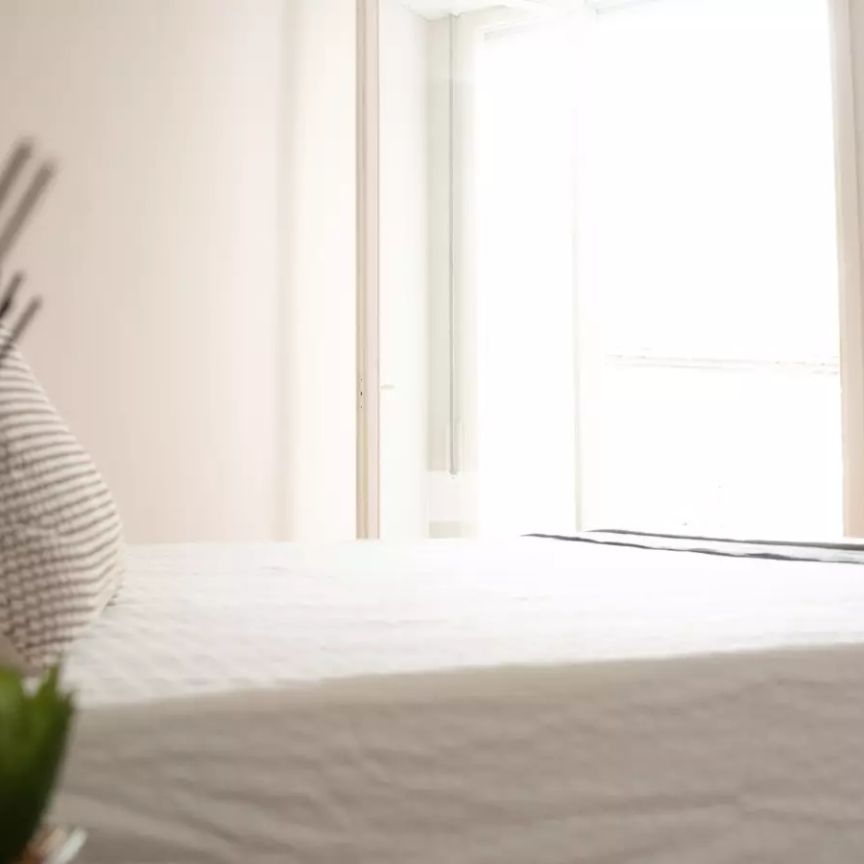 Room in a shared 4-bedroom apartment for rent in La Dreta de l'Eixample, Barcelona. - Photo 1