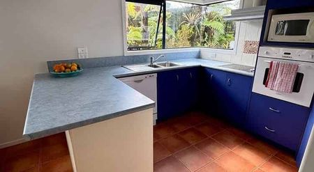 Quiet Ohauiti Home – 3 Bedrooms - Photo 3