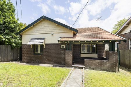 Earlwood - Photo 2