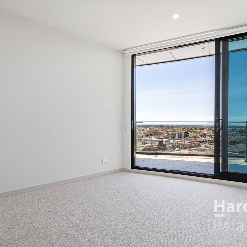 Modern Living with Convenience - Photo 1
