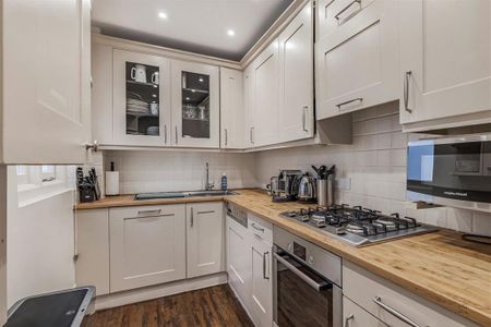 3 bedroom flat to rent - Photo 4