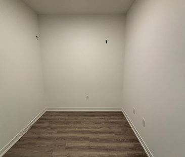 For Lease - 8 Interchange Way Unit# 5808, Vaughan, Ontario - Photo 4