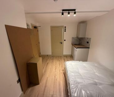 Studio Flat, Grant Road, HA3 - Photo 3