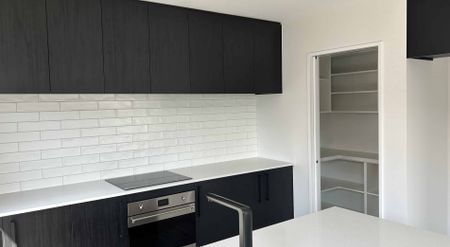 New 4 Bedroom Home - Photo 2