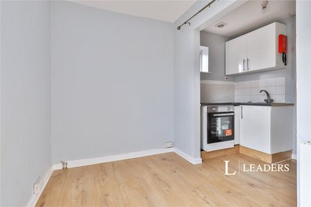 apartment to rent Ashley Road, Poole, BH14 - Photo 3