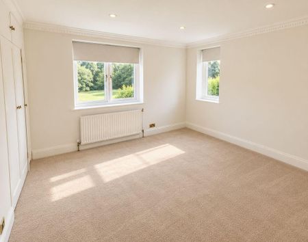 8 bedroom detached house to rent - Photo 2