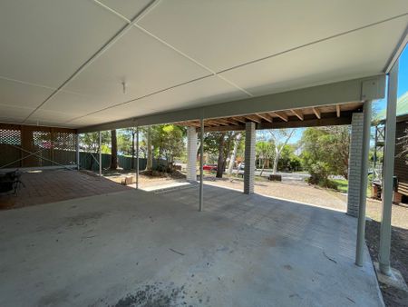 Three Bedroom Family Home - Photo 3