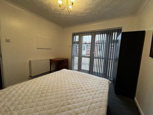 House share to rent - Photo 1