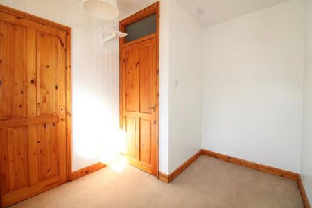 2 bedroom terraced house to rent - Photo 4