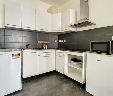 STUDIO - MEUBLE - 28 m2 - 69009 - LYON - Photo 3