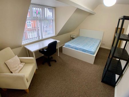 5 bedroom terraced house to rent - Photo 4