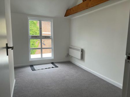 2 bedroom semi-detached house to rent - Photo 3