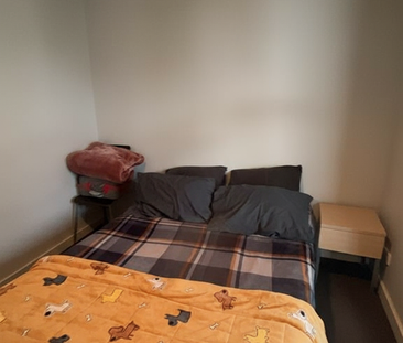 One Beddy City Apartment - Close to Everything! - Photo 4