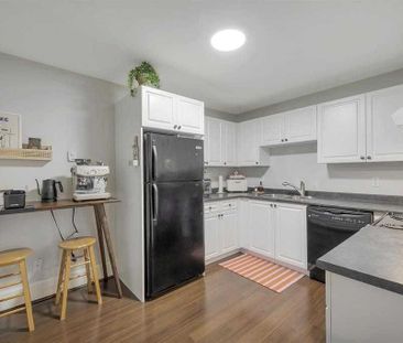 518 16th Street East apartment — North Vancouver, BC (1-Bedroom) - 1 Bedroom - Photo 2