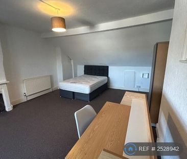 1 bedroom in a house share to rent - Photo 5