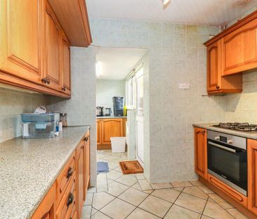 4 bedroom detached house to rent - Photo 4