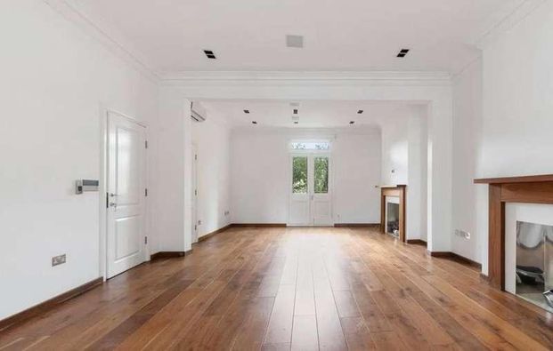 Hamilton Gardens St. John's Wood, NW8 - Photo 1