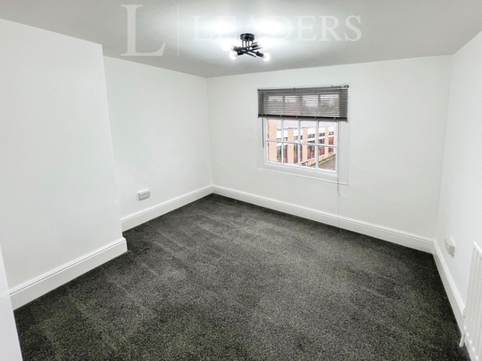 2 bedroom apartment to rent Marlborough Street, SN7 - Photo 1
