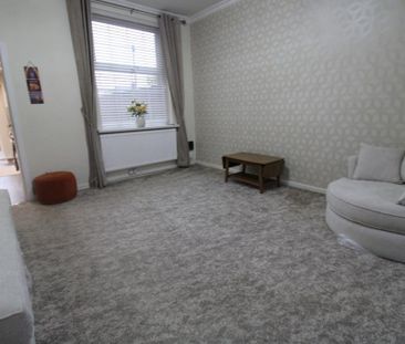 4 bedroom terraced house to rent - Photo 1