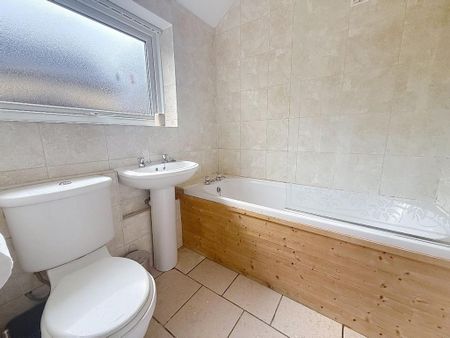 2 bedroom terraced house to rent - Photo 3