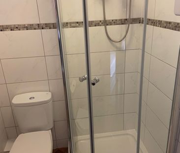 1 bed Studio - To Let - Photo 6