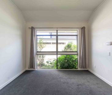 Prime Hamilton Living - Clifton Terrace Townhouse for Rent - Photo 6