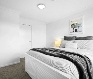 TWO BEDROOM HOME + STUDY! - Photo 4