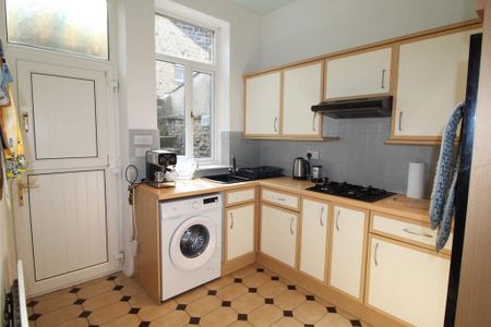 2 bedroom terraced house to rent - Photo 4