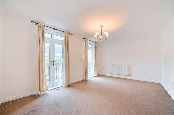 Lady Aylesford Avenue, Stanmore, HA7 - Photo 1