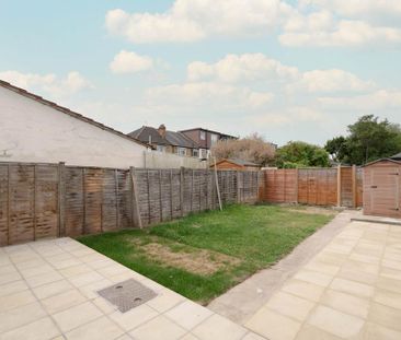 3 bedroom semi-detached house to rent - Photo 4