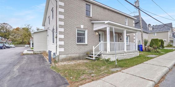 357 Avenue De Buckingham (Buckingham) Grand Appartement De Trois Chambres - Photo 3
