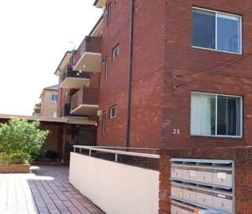 Peaceful parkside retreat with lock up garage & sunny aspect - Photo 6