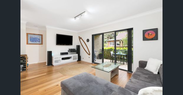 Spacious Villa-Style Apartment - Photo 1