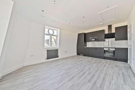 Haigh Apartments, Rippolson Road, Plumstead, London, SE18 - Photo 3